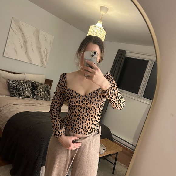 Reformation Reign top - Picture 2 of 6